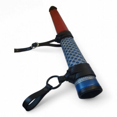 Schwertscheide-Wyvern-Karo-blau-ro